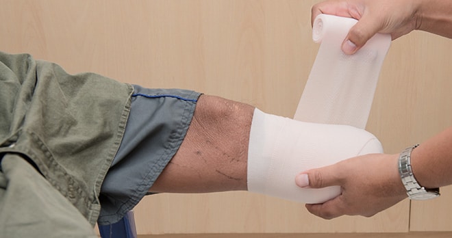 شاب فقد ساقه بحادث أليم