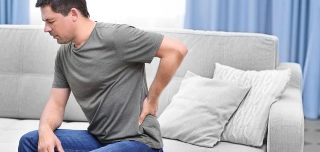 يعاني المريض من الم شديد ويحتاج لعلاج 