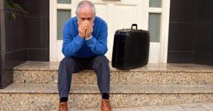 عائلة مهددة بالطرد من المنزل 