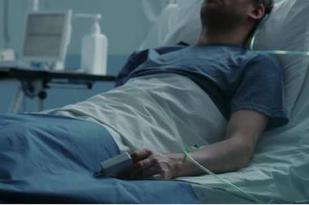 شاء القدر ليهوي الشاب  أحمد طريح الشلل النصفي 